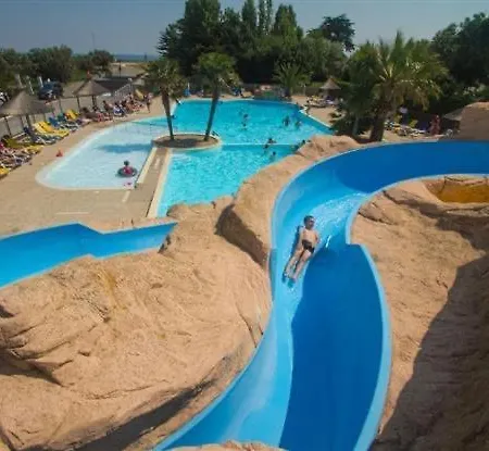 Evasion Oceanique : Mobil-home Dans Un 4* A 50m De L'ocean Kemping 4*