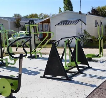 Evasion Oceanique : Mobil-home Dans Un 4* A 50m De L'ocean 4* La Bétaudière